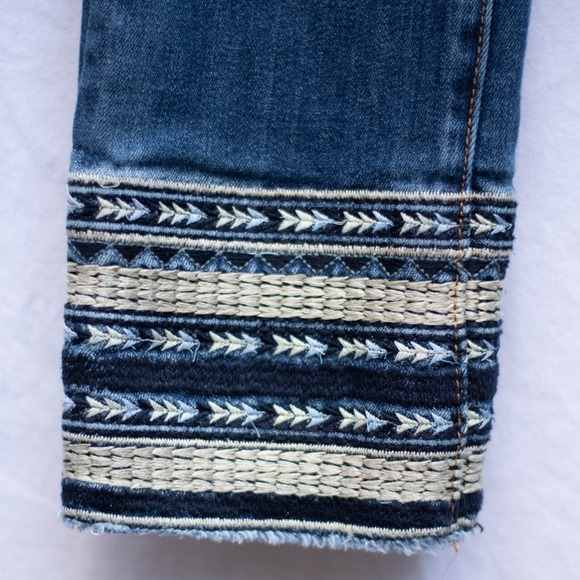 Driftwood  Colette Jeans Womens 28 Cropped Embroidered Bottom Blue Stretch Boho - Picture 2 of 10